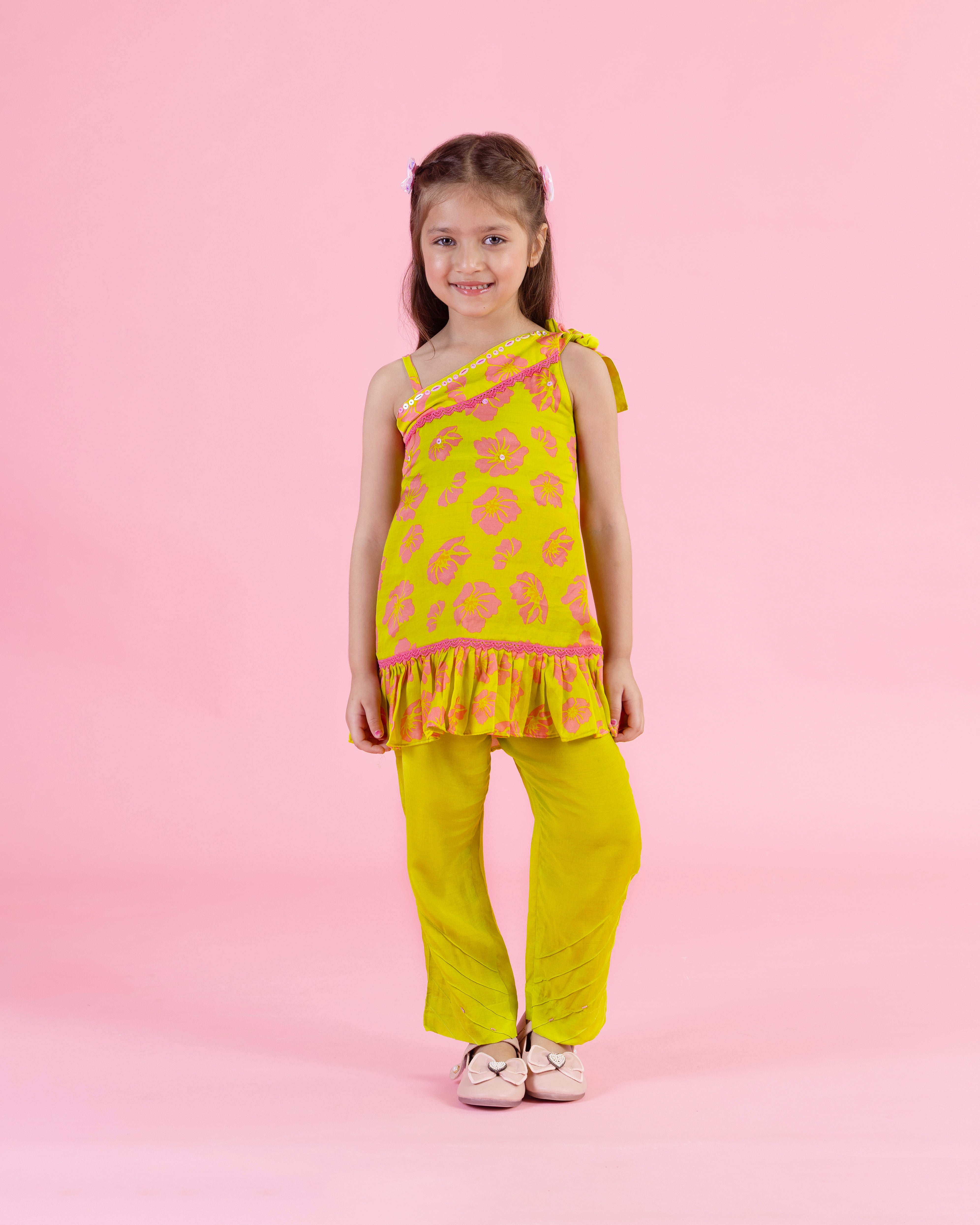 Offshoulder Top and pants