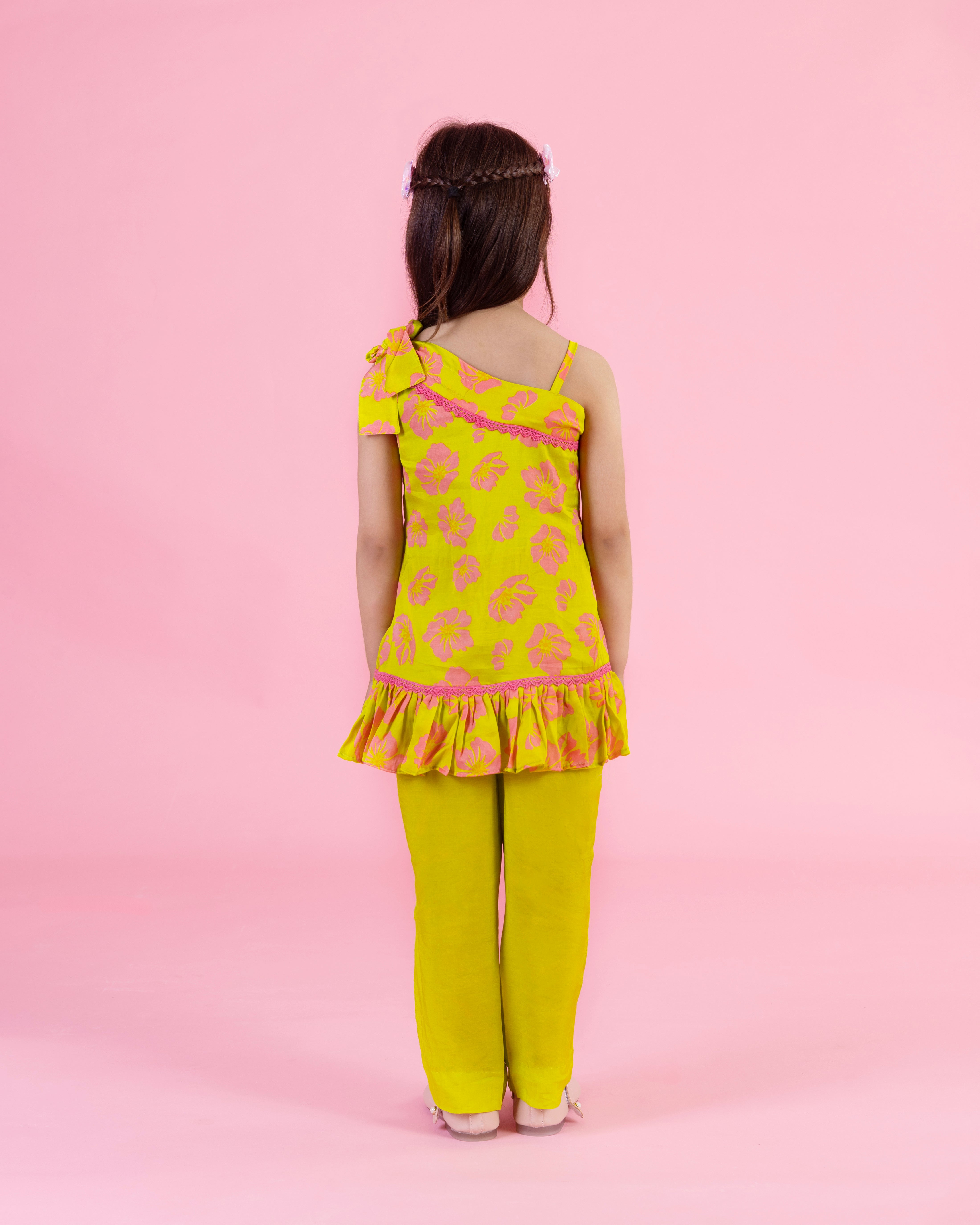 Offshoulder Top and pants