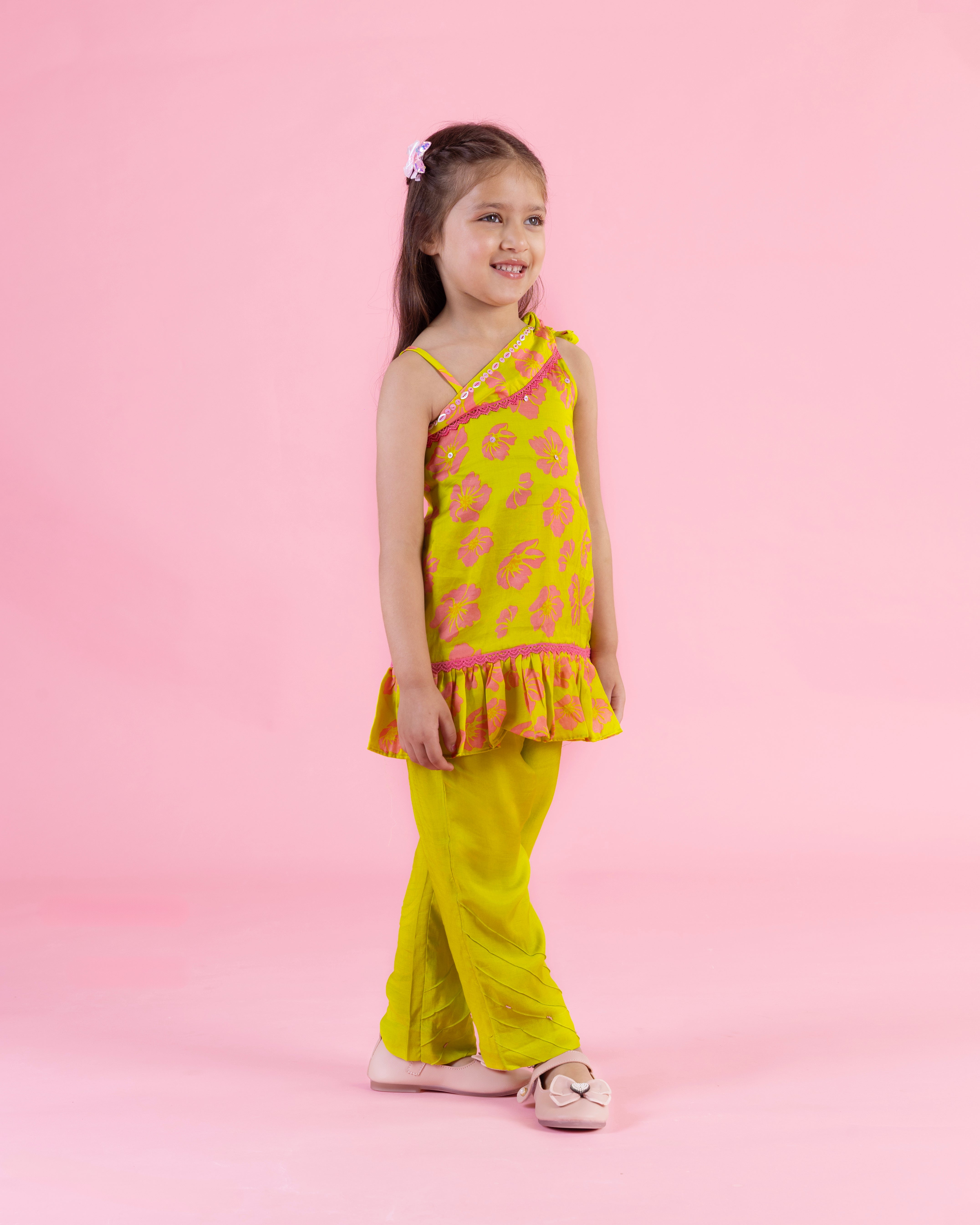 Offshoulder Top and pants