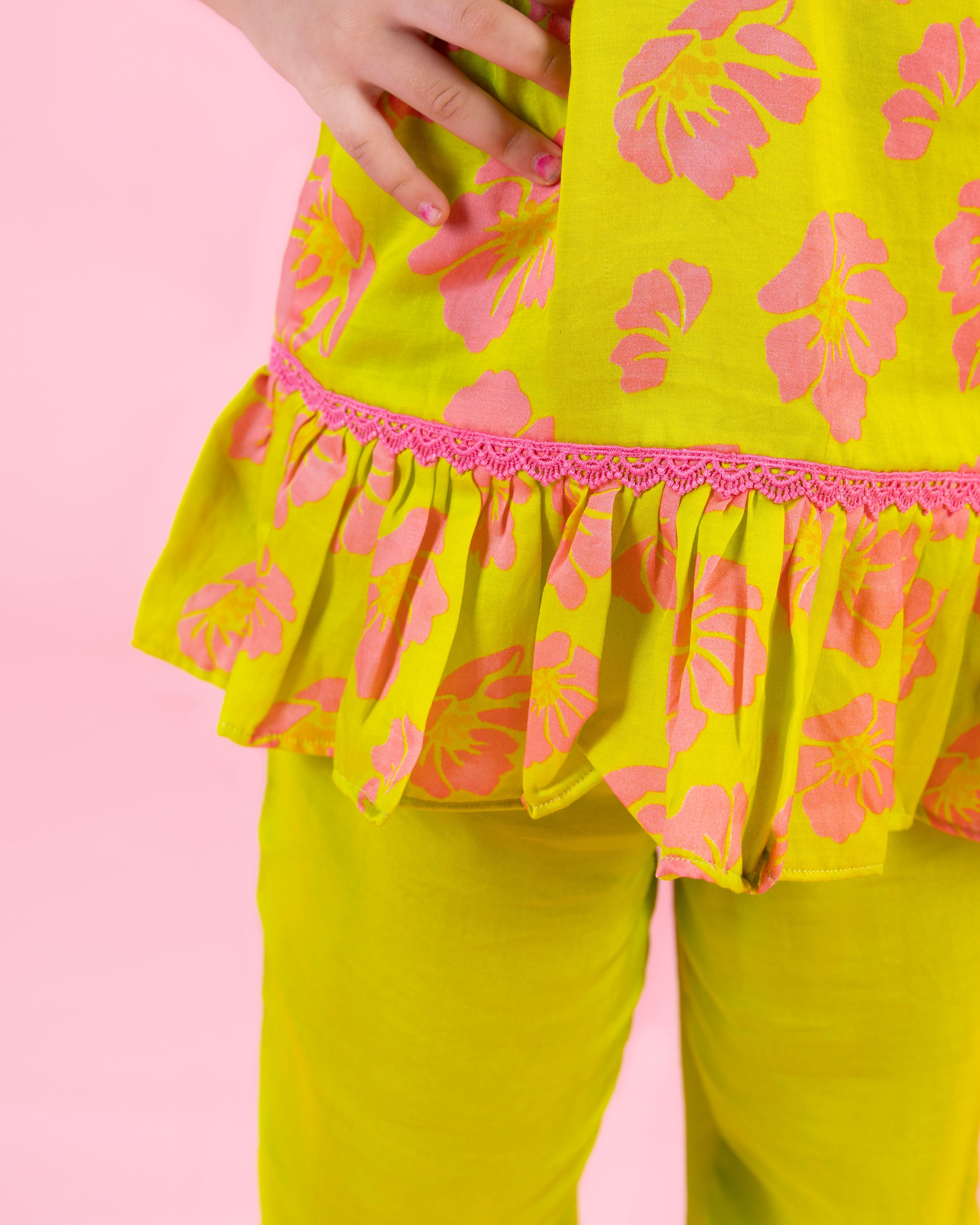 Offshoulder Top and pants